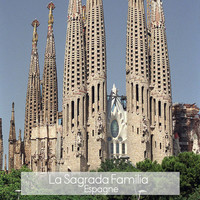 La-Sagrada-Familia-a-Barcelone
