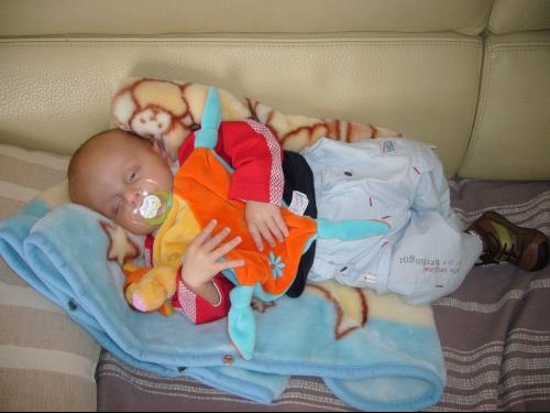 Bébé Dort Les Yeux à Moitié Ouvert concours ,nouveau thème:bébé dort - Bébé grandit - FORUM Grossesse