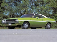 p78962_large+1970_Dodge_Challenger_RT+Front_Drivers_Side_View
