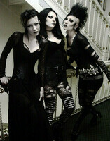 image trois femmes gothiques - three gothic girls pictures