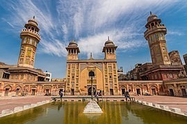 270px-Wazir_Khan_Mosque_by_Moiz