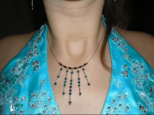 Quel collier pour une robe qui s'attache dans le cou ?? - Mariage