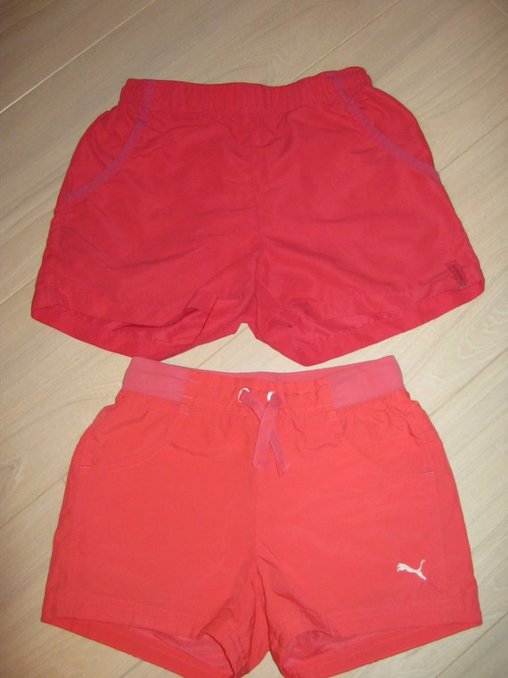 lot de 2 shorts sport 9/10 ans, 4 euros