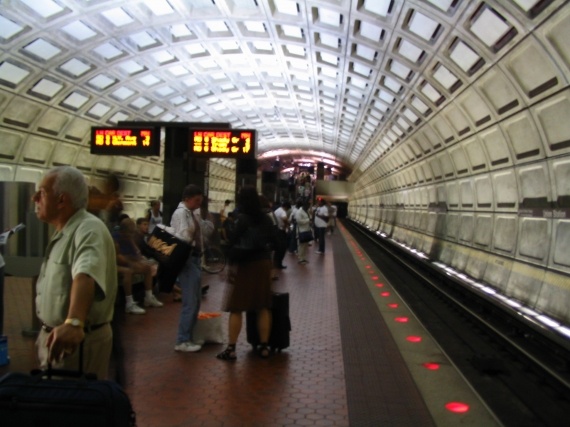 Metro in Washington DC (OCt 1, 2007)