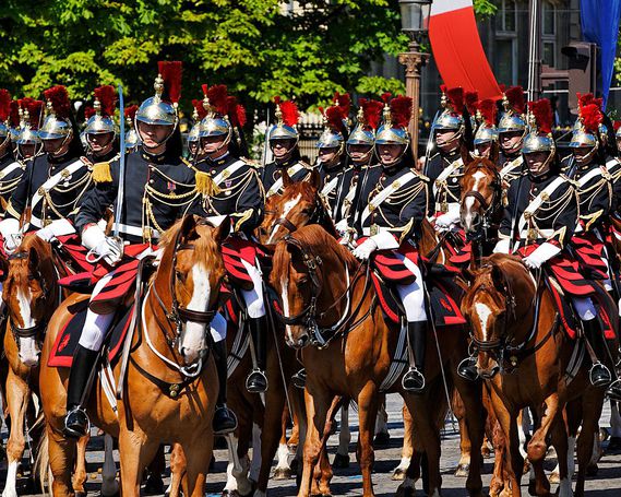 1024px-Republican_Guard_Cavalry_Regiment_Bastille_Day_2008