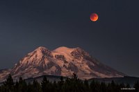 photo de la lune rouge prise au Canada