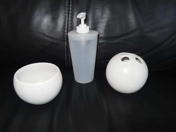 ensemble déco POt + verre a dent porcelaine + distributeur savon transparent tbe plastique