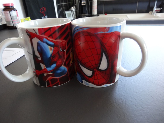 lot de 2 tasses spiderman en porcelaine neuves