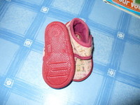 chaussons pointure 18 rouge be 2euros semelle nickel