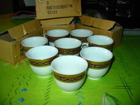 Lot de 8 tasses a café NEUF dans leurs boites liseret OR & BLEU H 6cm largeur en haut 7cm 8€