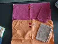 2 serviettes motif pop rose & orange 52x66 quelle tbe + 2 gants be 5euros