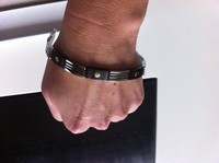 bracelet en acier noir mat et metal blanc brillant neuf pour homme