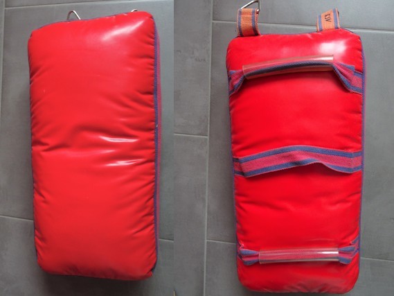 Bouclier sac de frappe PAO rouge arts martiaux
