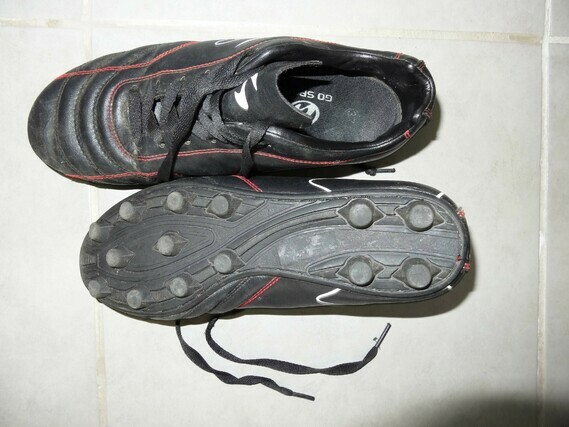 Chaussure a crampons foot rugby pointure 37