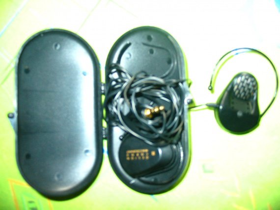 casque / écouteurs BST dans sa boite