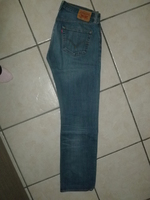 501 LEVIS TAILLE US 36/34 = 44