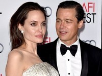 A17-Angelina Jolie & Brad Pitt
