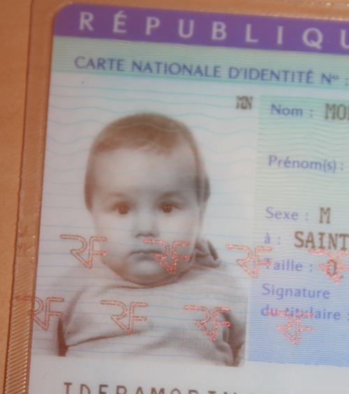 La Galere Des Photos Passeports Montrez Les Photos De Vos S Bebe Grandit Forum Grossesse Amp Bebe Doctissimo