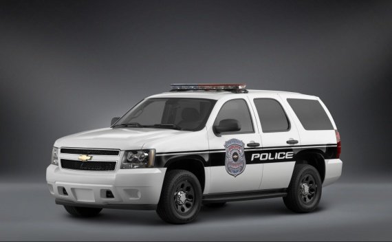 large-chevrolet-tahoe-police-car-2007-01