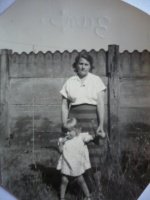Ma mére (3 ans) & ma grand mère Bertha