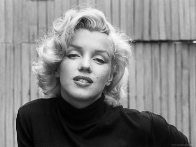 alfred-eisenstaedt-actress-marilyn-monroe-at-home