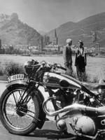 scherl-sueddeutsche-zeitung-photo-a-motorcycle-trip-alongside-the-rhein-river-1936
