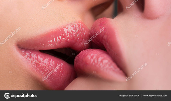 depositphotos_270621426-stock-photo-lesbian-kiss-lesbian-pleasures-oral