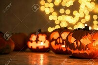 46243868-citrouille-d-halloween-lanternes-décoration-parfaite-pour-halloween