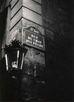 Doisneau-Rue-du-Chat-qui-Pkche_-Paris_-circa-1950.