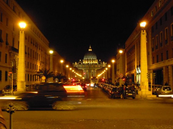 vatican-rome-night-tour-nancy-aiello-tour