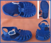 P24 Sandale plage bleu 2 €