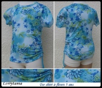 5A T shirt bleu à fleurs 3,50 €