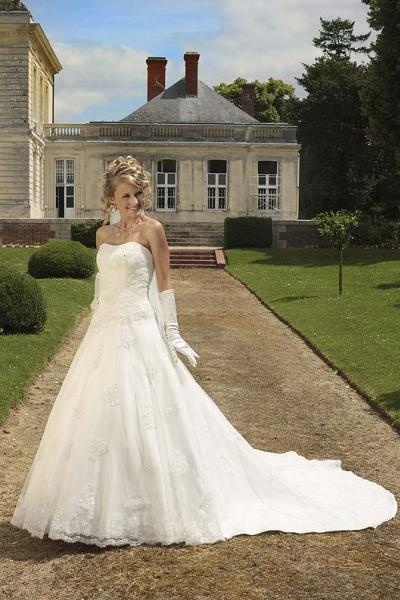 Robe De Mariee De Point Mariage A Plan De Campagne Pour 2010