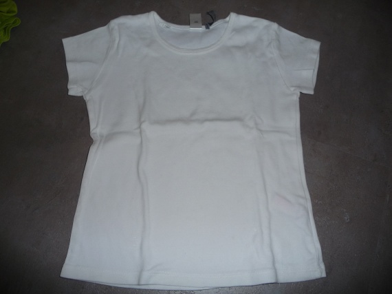 t-shirt decathlon blanc 6 ans 2€