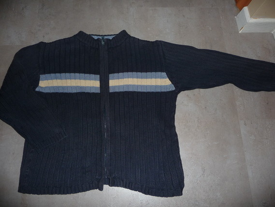 gilet taille 8/9 ans