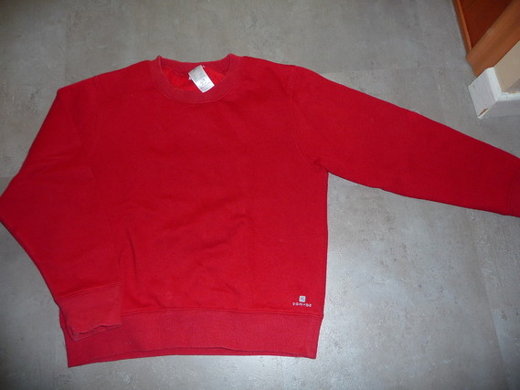 sweat domyos decathlon rouge taille 10 ans