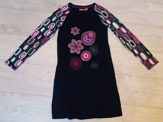 robe desigual taille 11/12 ans 15€