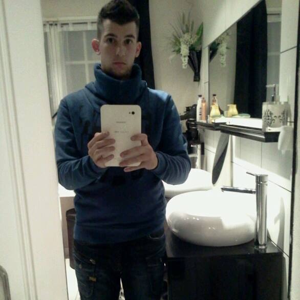 Tout Le Monde Me Dit De Me Tondre Les Cheveux Devrais Je Le