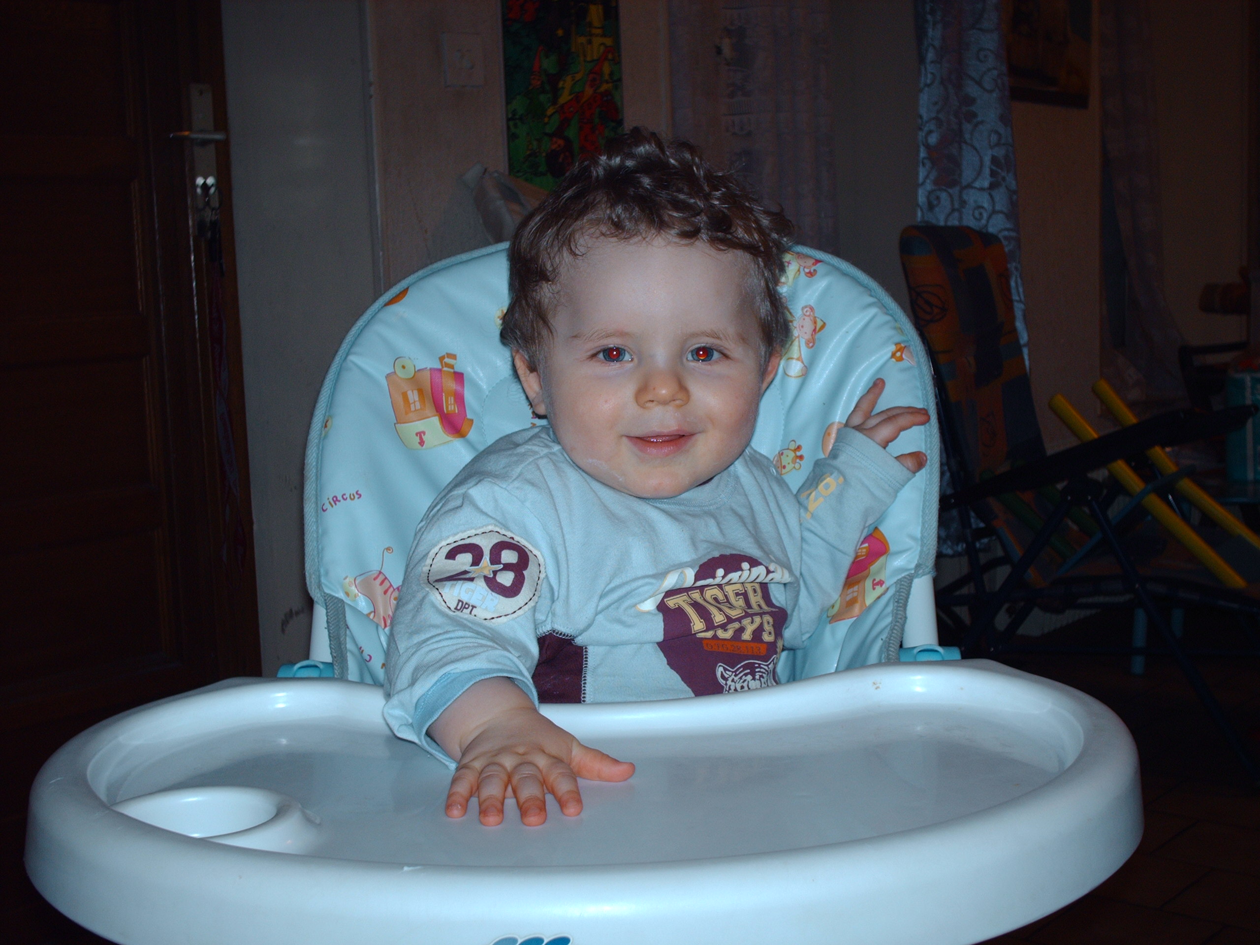 Les Cheveux Boucles Sur Un Petit Gars Bebe Grandit Forum Grossesse Amp Bebe Doctissimo