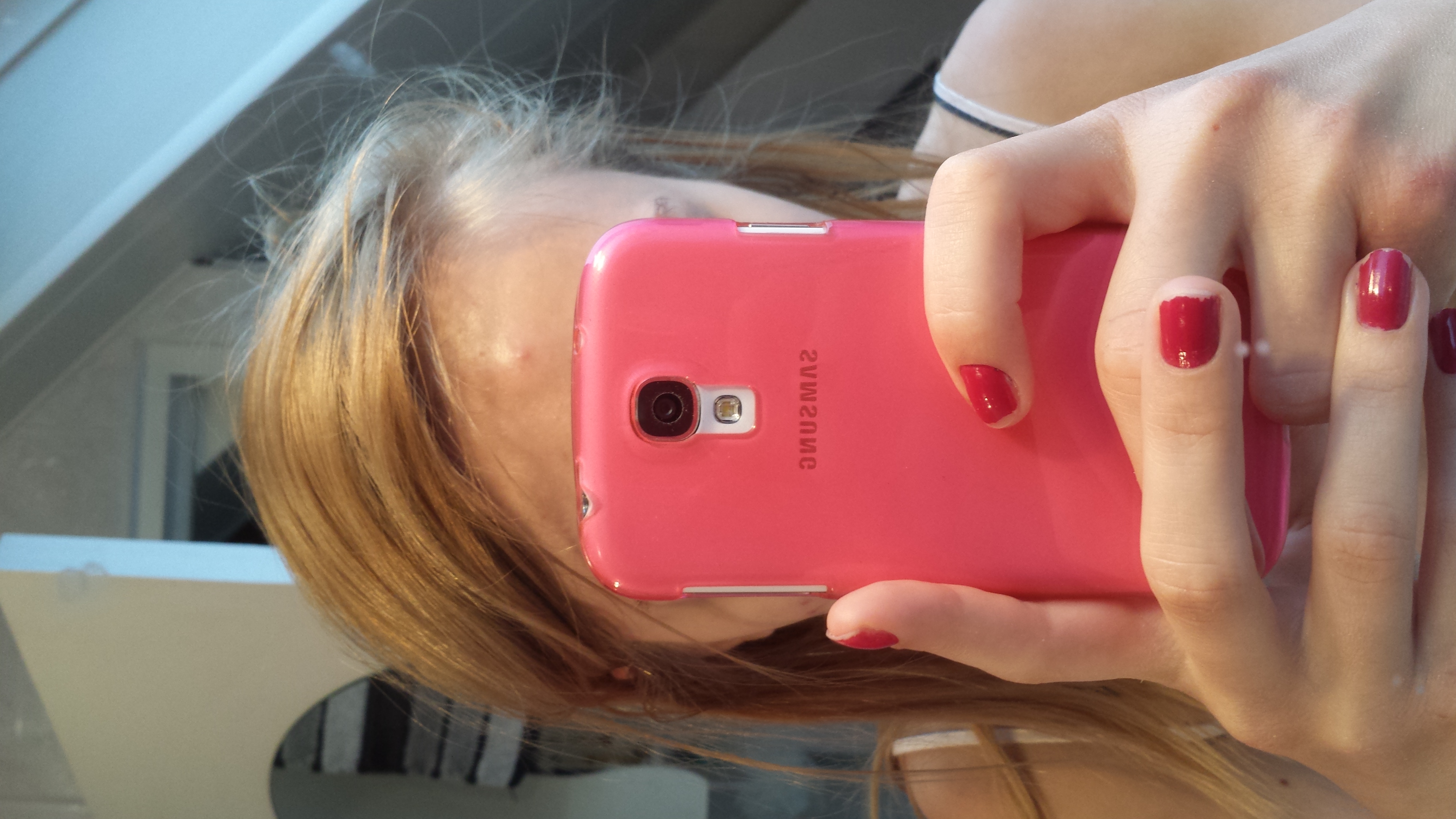 Bosse Comme Ci Je Me Suis Cogner Mais Avec Un Bouton Rouge Dessus Beaute De La Peau Forum Beaute Doctissimo