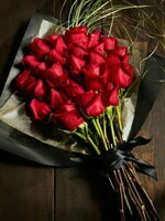 1-signification-des-roses-bouquet-roses-rouges-magnifique-bouquet-de-fleurs-symbole-rose-rouge