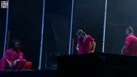Kylie Minogue - Slow (Festival Cruïlla 2019) en rouge brillant